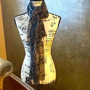 Chic elegant chiffon style scarf in a beautifully detailed pattern.